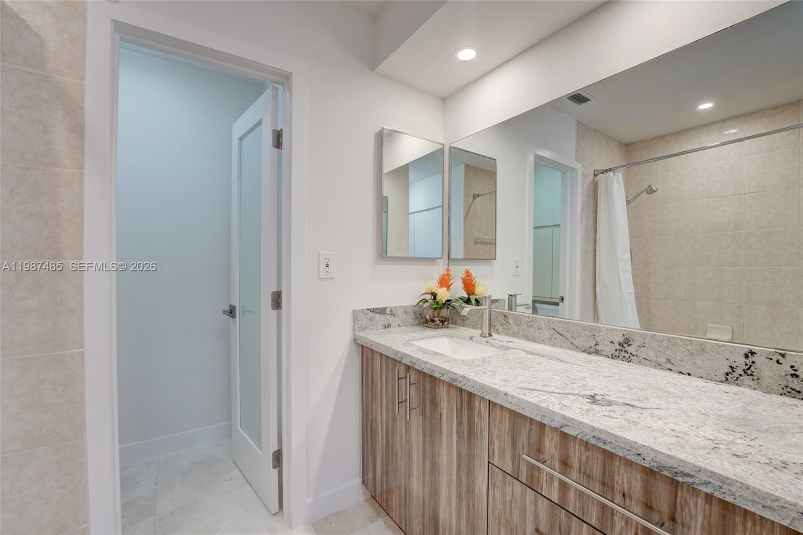 MIAMI LAKES - LAKE SANDRA - Residential Lease