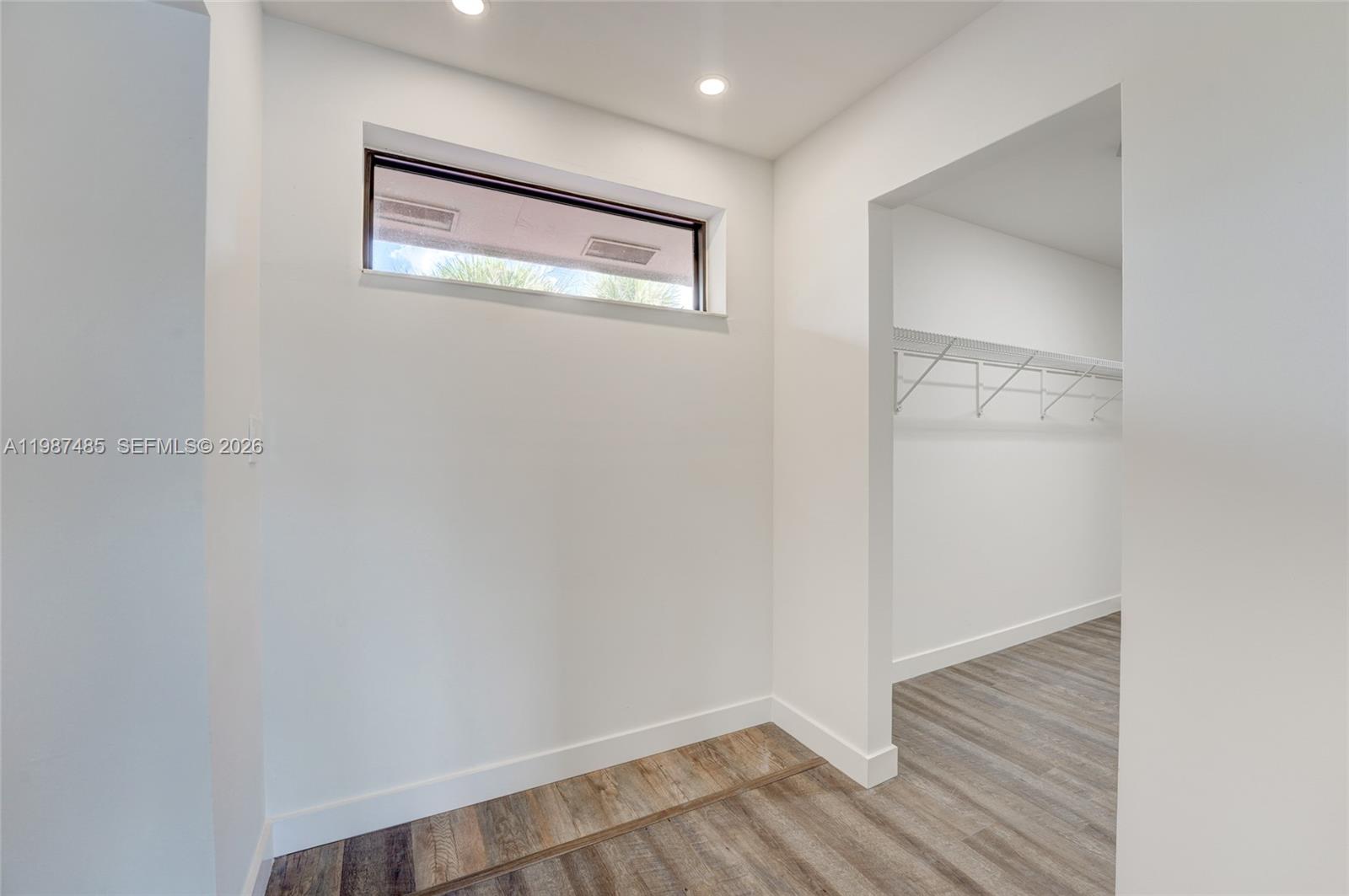 MIAMI LAKES - LAKE SANDRA - Residential Lease