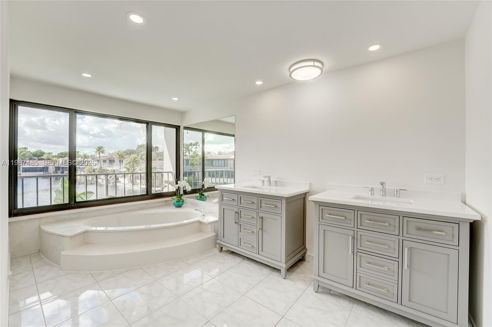 MIAMI LAKES - LAKE SANDRA - Residential Lease