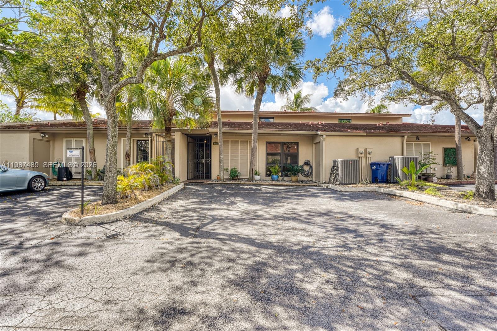 MIAMI LAKES - LAKE SANDRA - Residential Lease