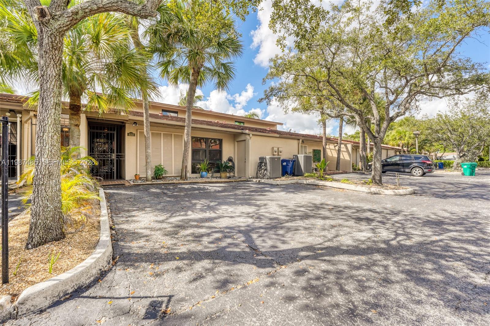 MIAMI LAKES - LAKE SANDRA - Residential Lease