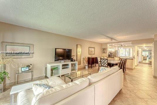 LAS VISTAS M IN INVERRARY - Residential