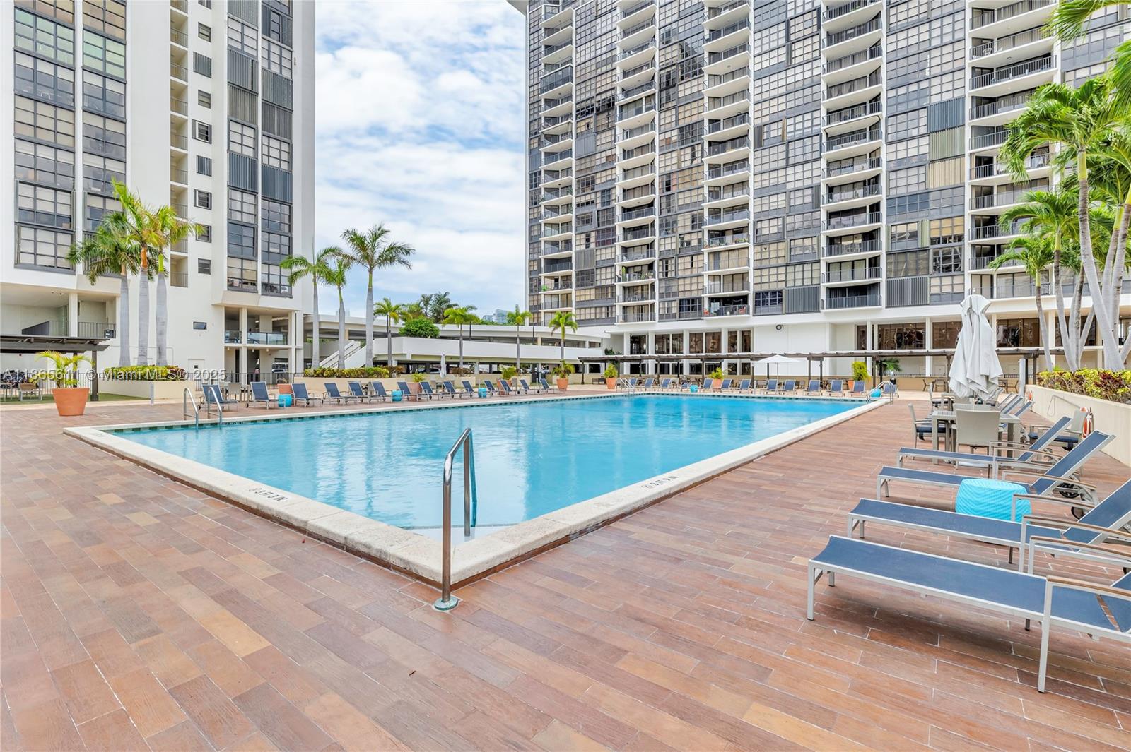 1901 Brickell Ave B1912