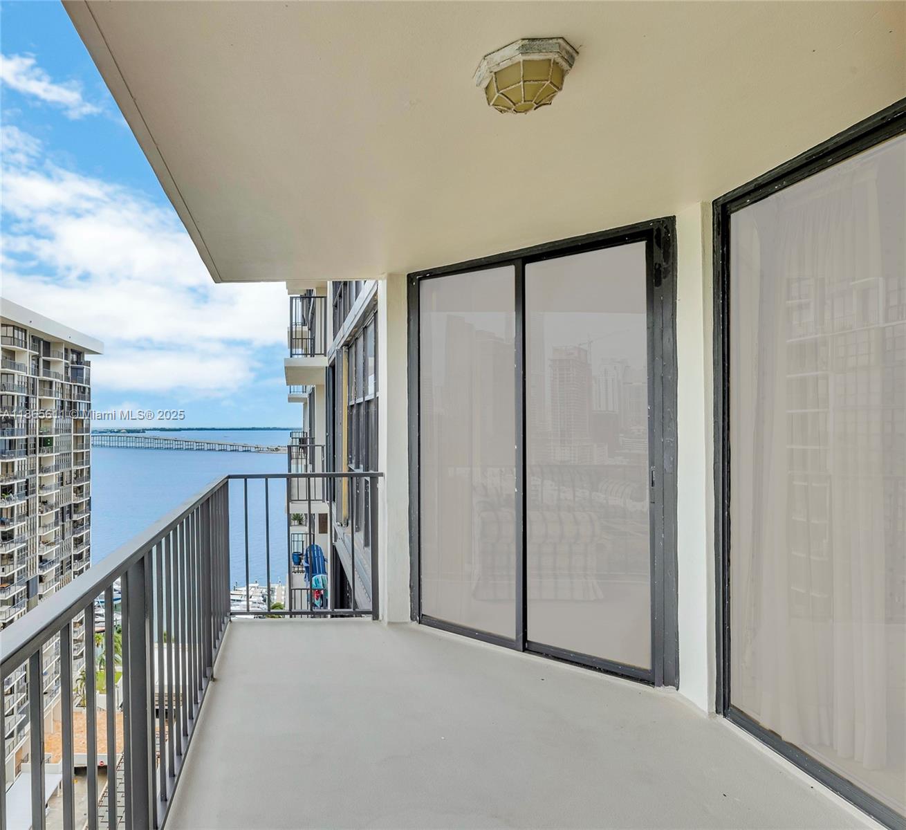 1901 Brickell Ave B1912