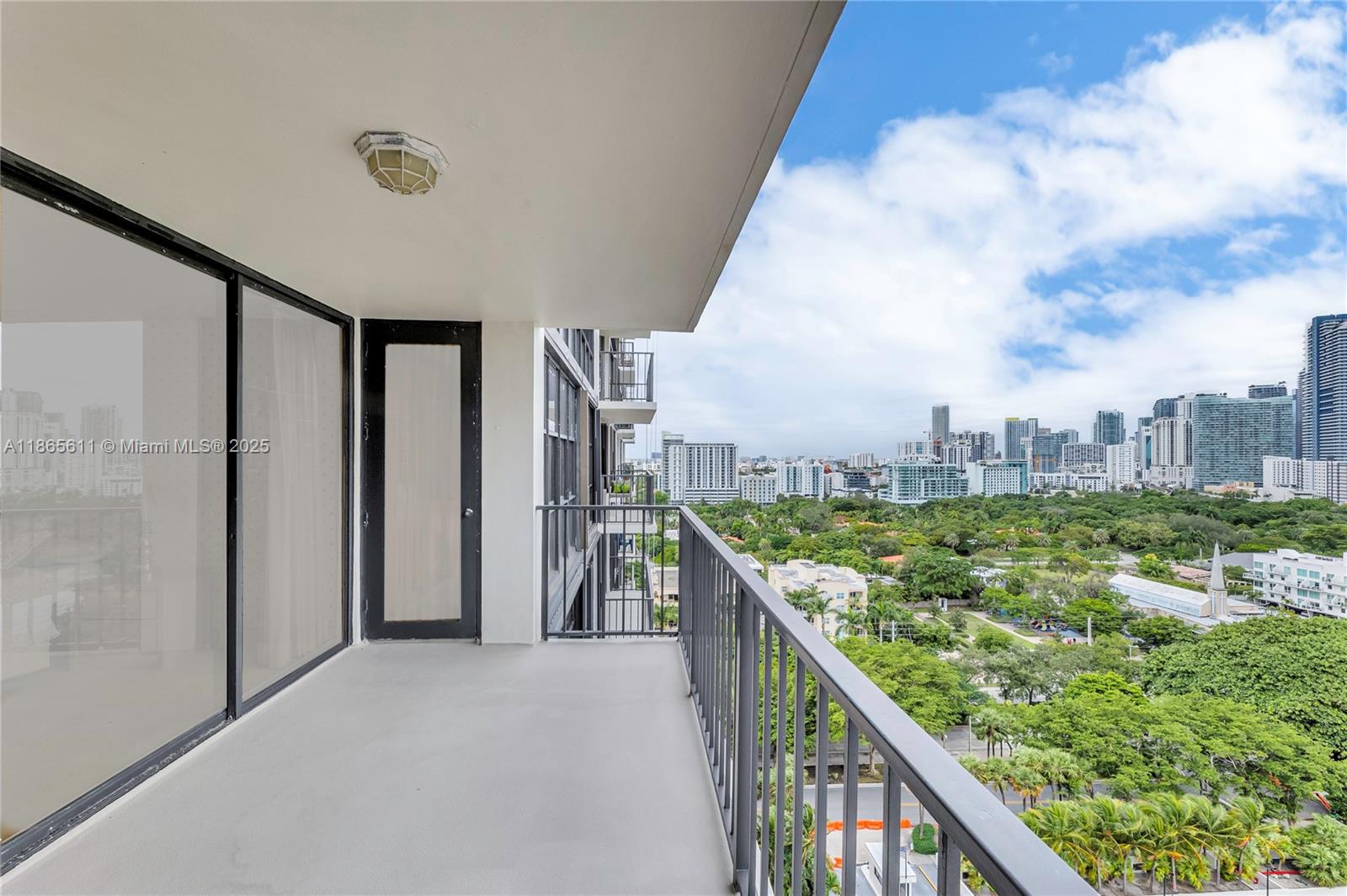 1901 Brickell Ave B1912