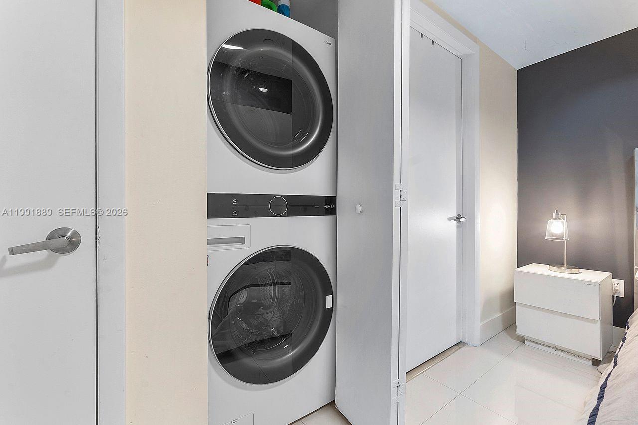 ICONBRICKELL CONDO NO 1 - Residential