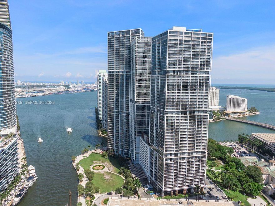 Luxurious waterfront masterpiece unit at iconic Icon Brickell Tower 1 with astonish Brickell Key and Biscayne Bay views. Surrounded by turquoise water, this unit brings to the new owner 1,313 SF of
living space, modern kitchen, porcelain floors, 3 large bedrooms (Den converted into a third bedroom), walking closets, 2 full baths, and an outstanding open balcony. Also includes 24hr gate guard & security, fitness center, pool, sauna, meeting room, movie room, game room & more! Icon is located in the middle of the busiest financial center in South Florida, in the heart of Brickell & walk distante to everything this has to offer: Brickell City Center, luxury restaurants, financial district & more!