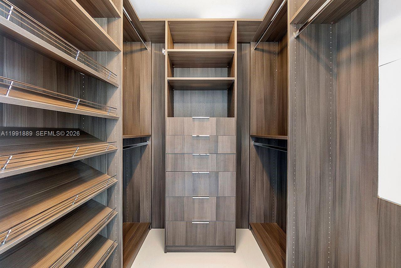 ICONBRICKELL CONDO NO 1 - Residential