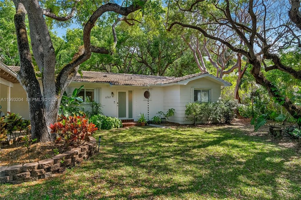 Photo of 6767 SW 154th St, Palmetto Bay, FL 33157 (MLS # A11993204)