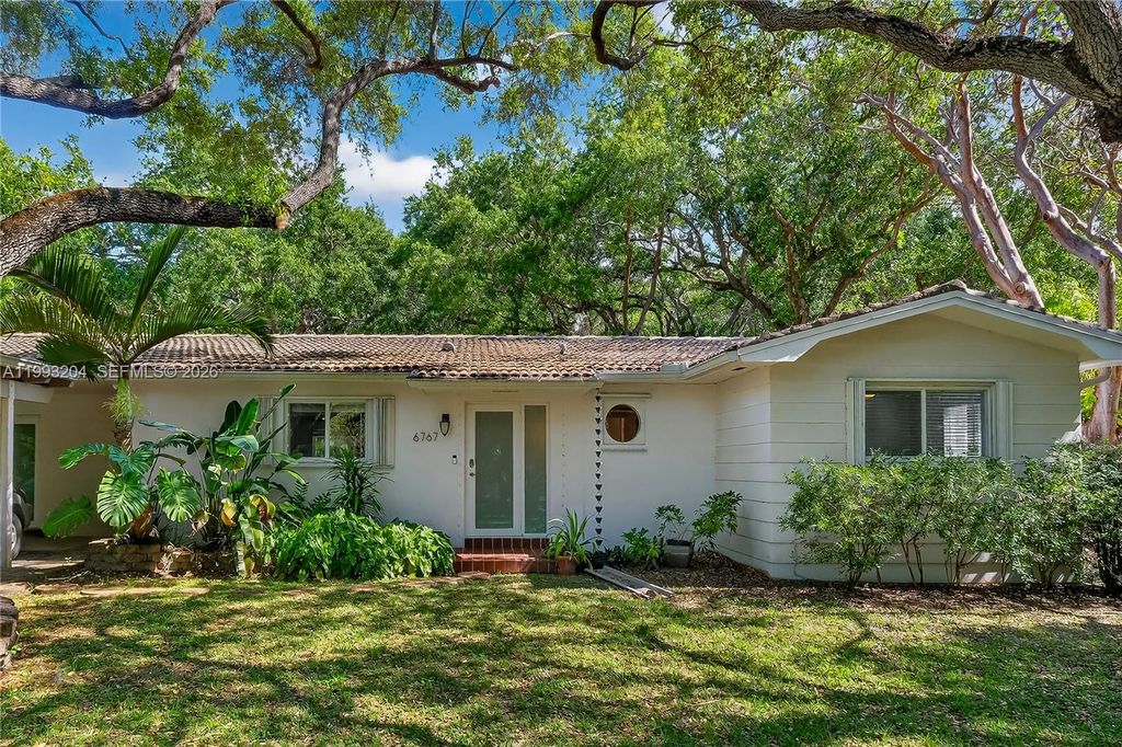 Photo of 6767 SW 154th St, Palmetto Bay, FL 33157 (MLS # A11993204)