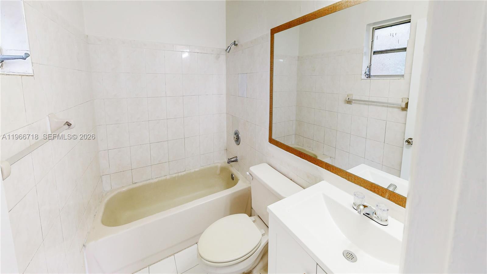 AVOCADO VILLAS - Residential