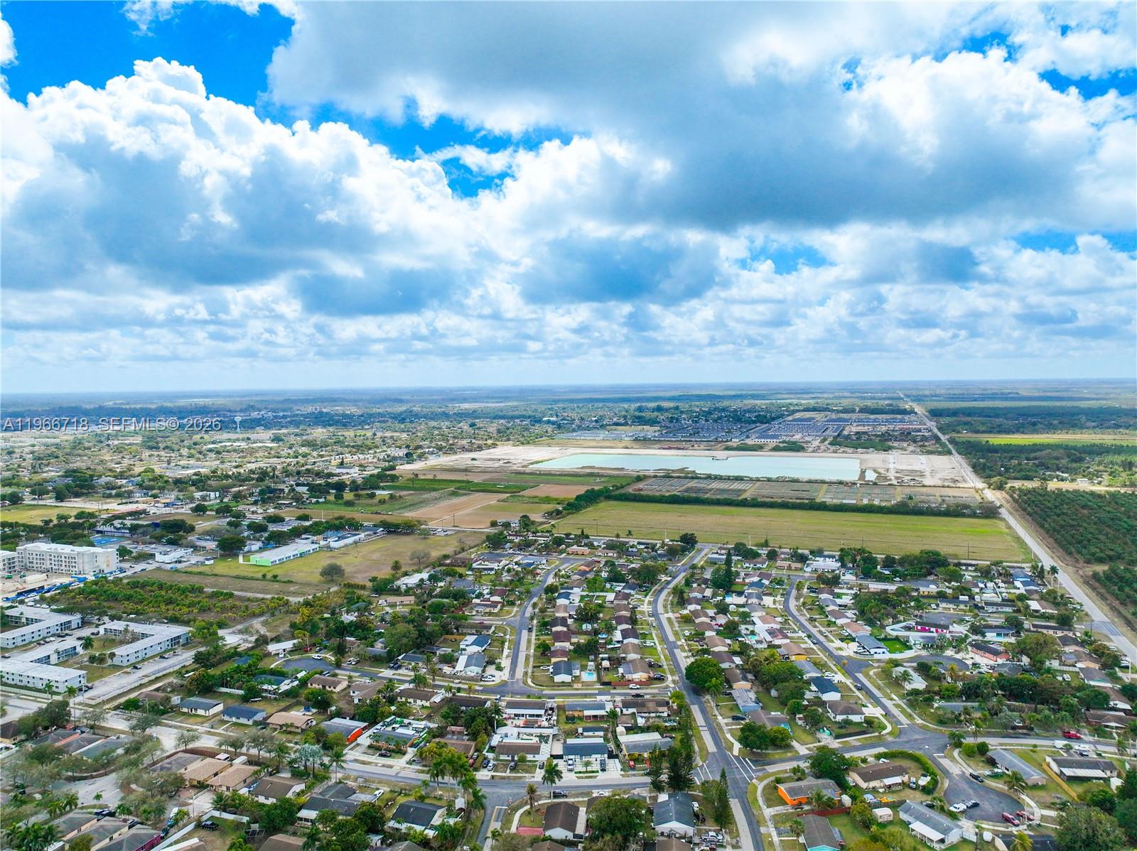 AVOCADO VILLAS - Residential