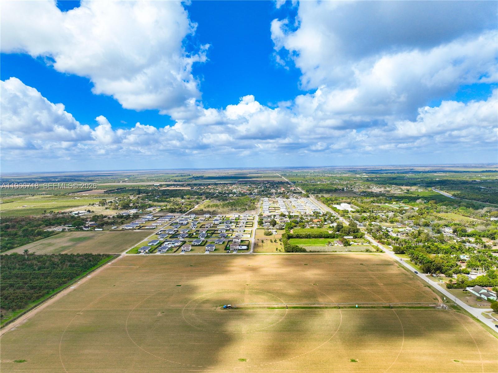 AVOCADO VILLAS - Residential