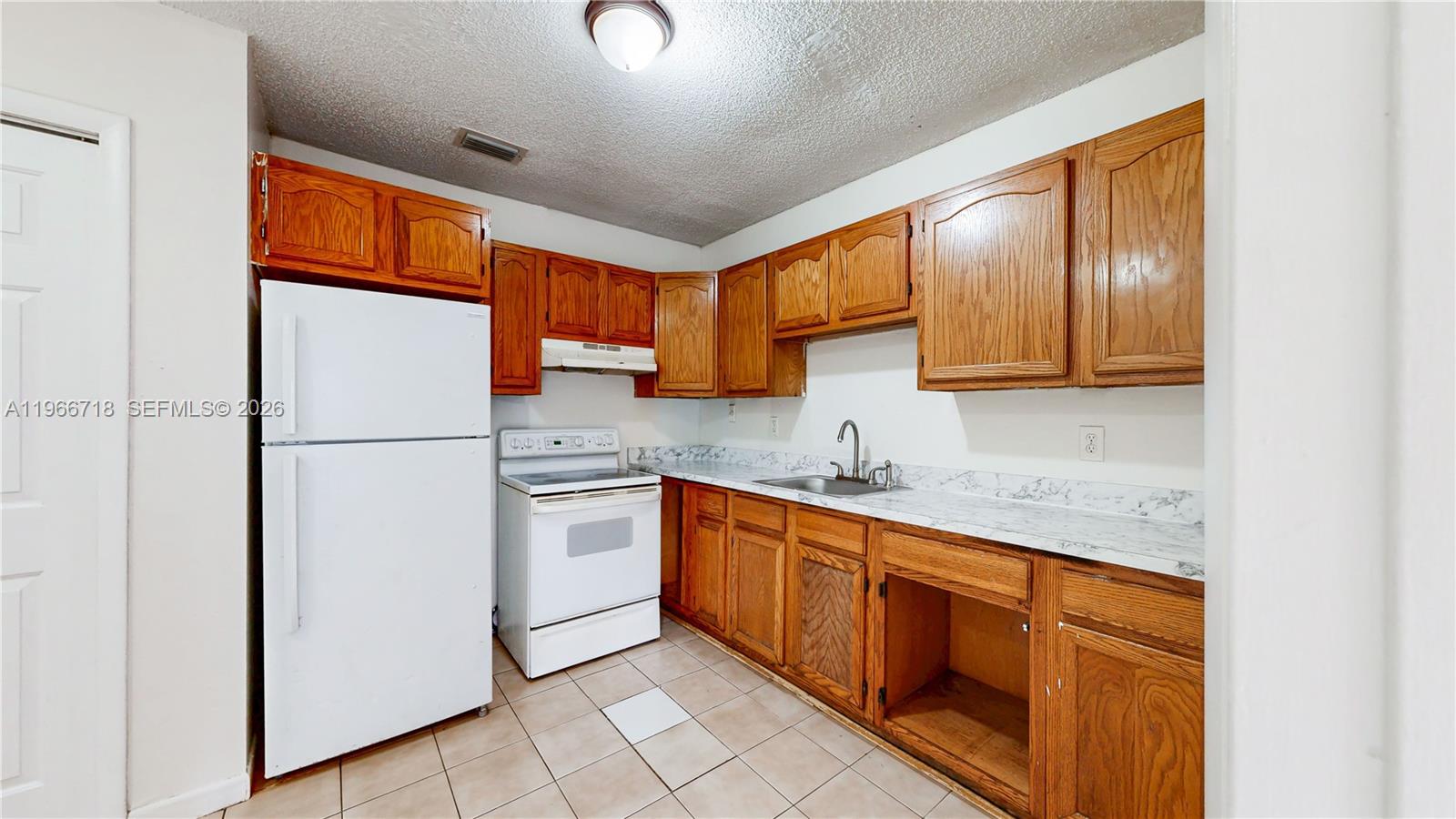 AVOCADO VILLAS - Residential