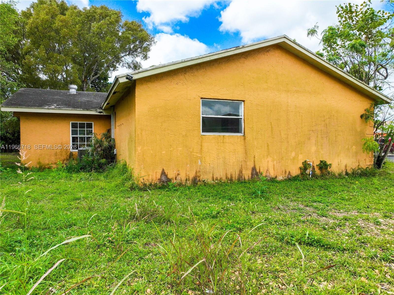AVOCADO VILLAS - Residential