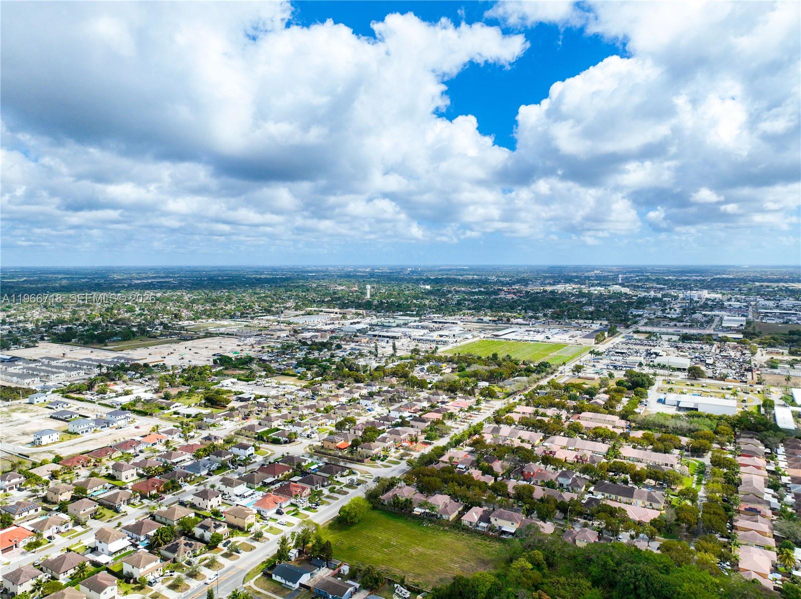 AVOCADO VILLAS - Residential