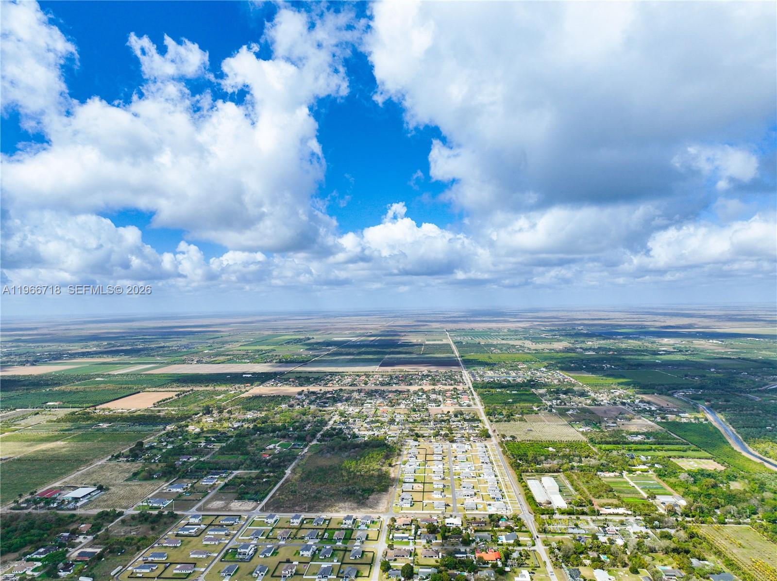 AVOCADO VILLAS - Residential