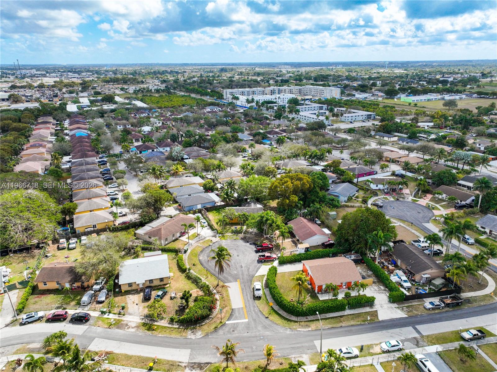 AVOCADO VILLAS - Residential