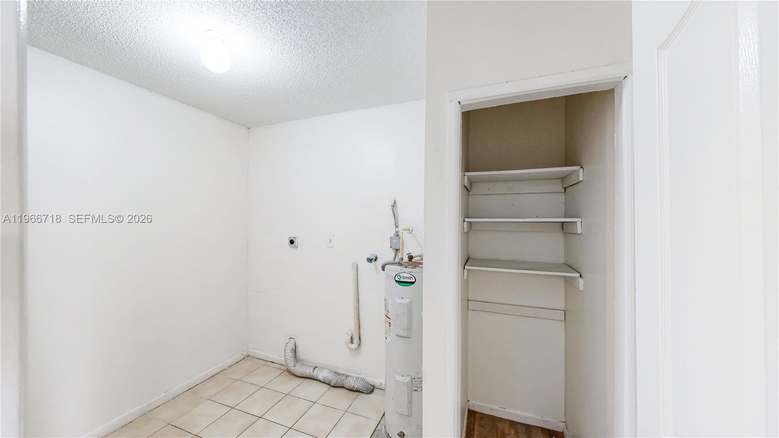 AVOCADO VILLAS - Residential