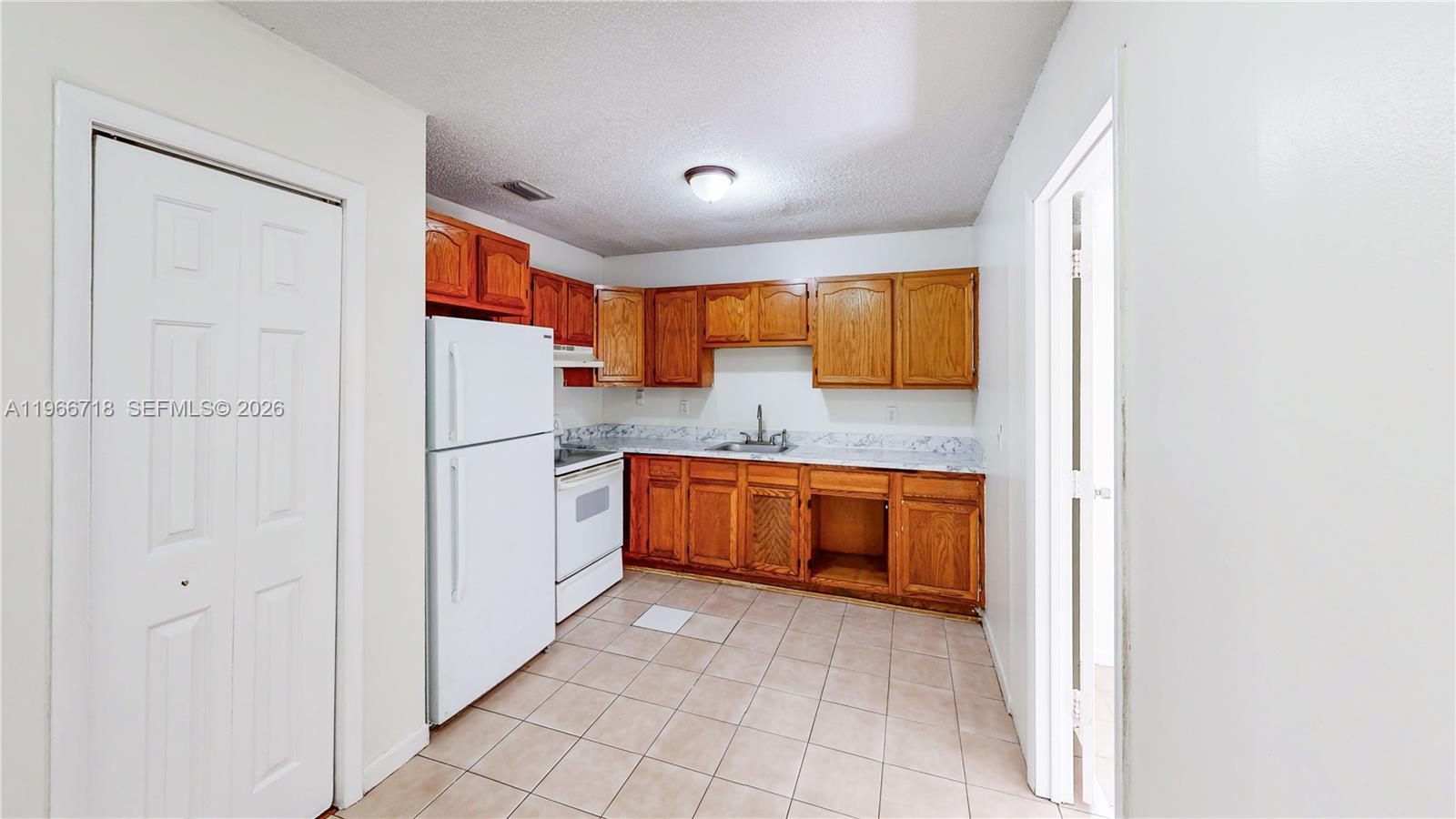 AVOCADO VILLAS - Residential