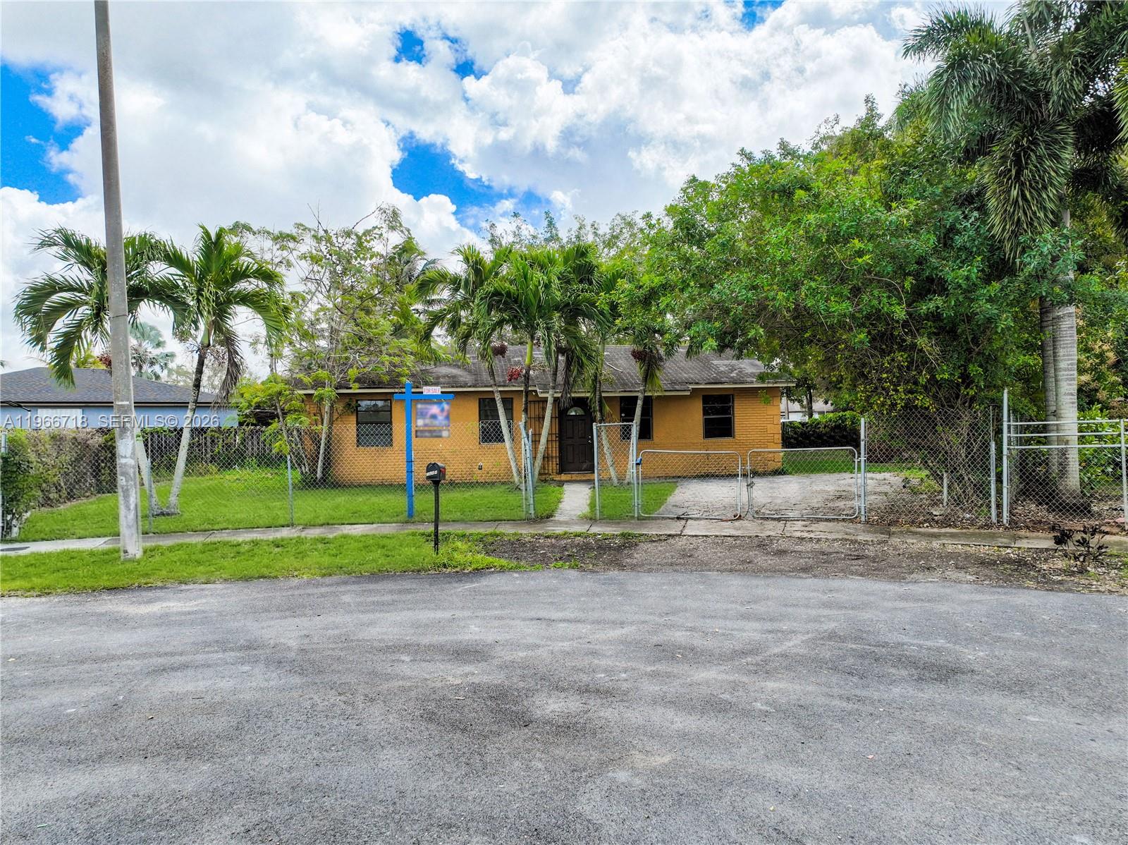 AVOCADO VILLAS - Residential