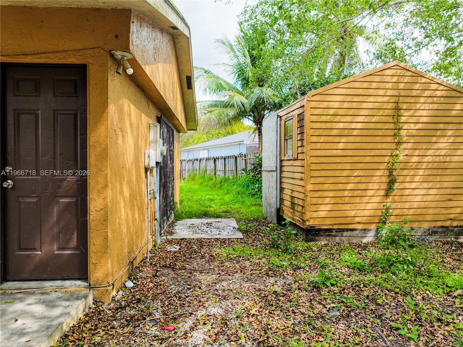 AVOCADO VILLAS - Residential