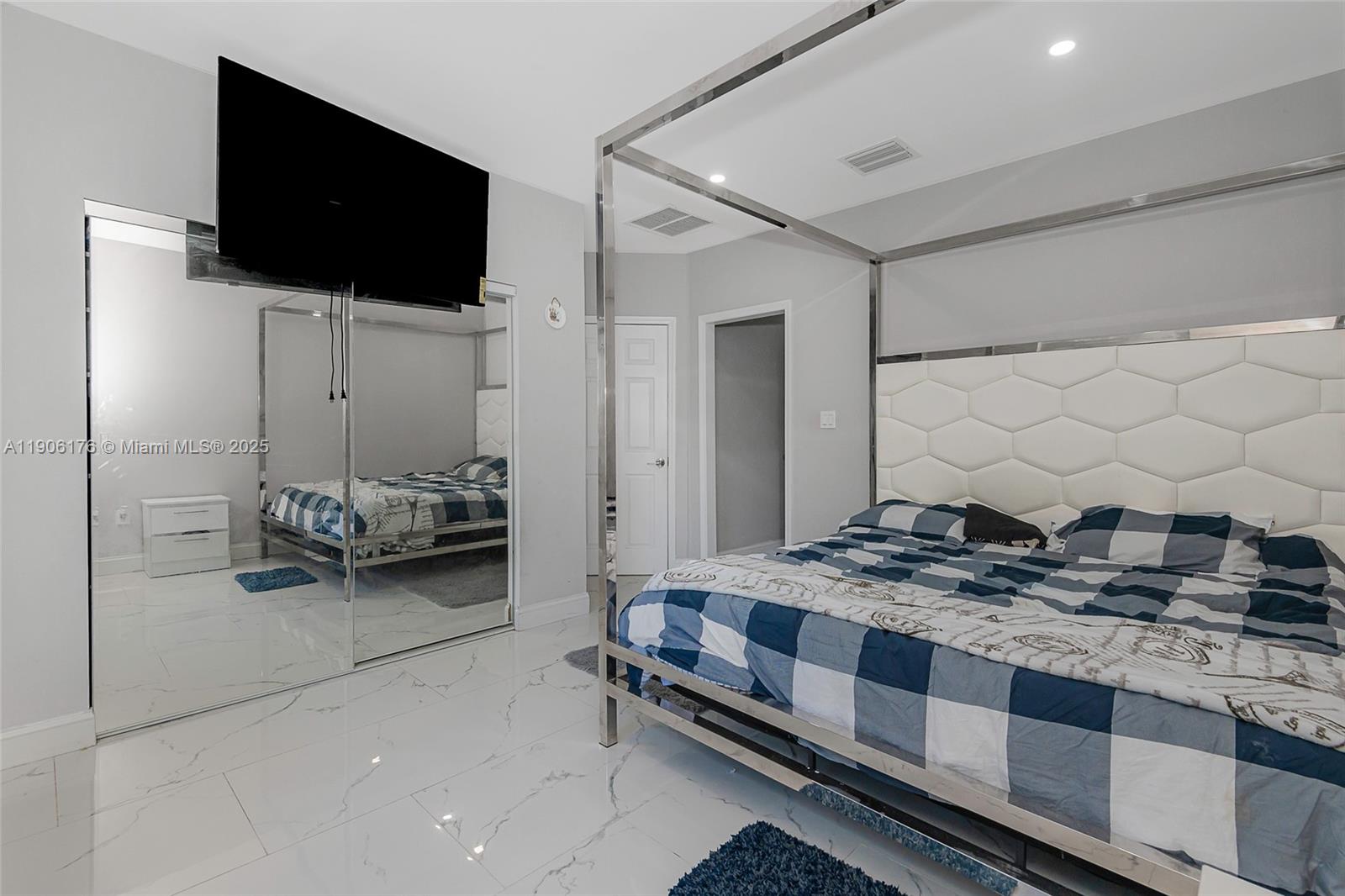 GARDEN CITY - Residential