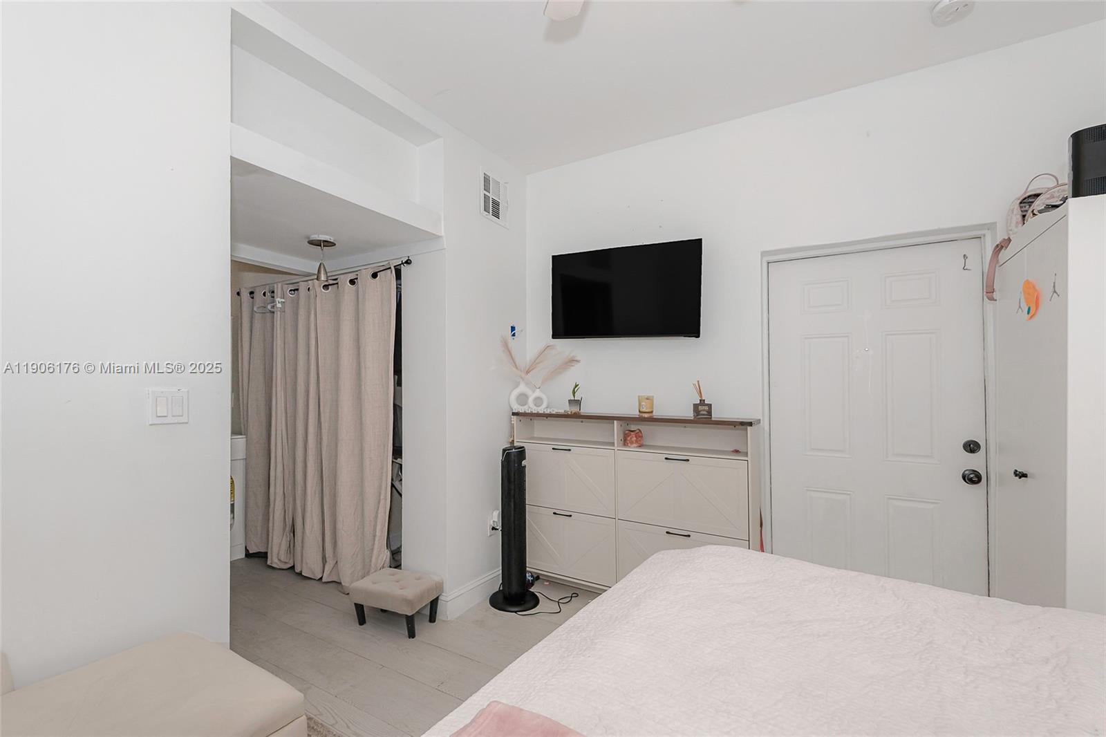 GARDEN CITY - Residential