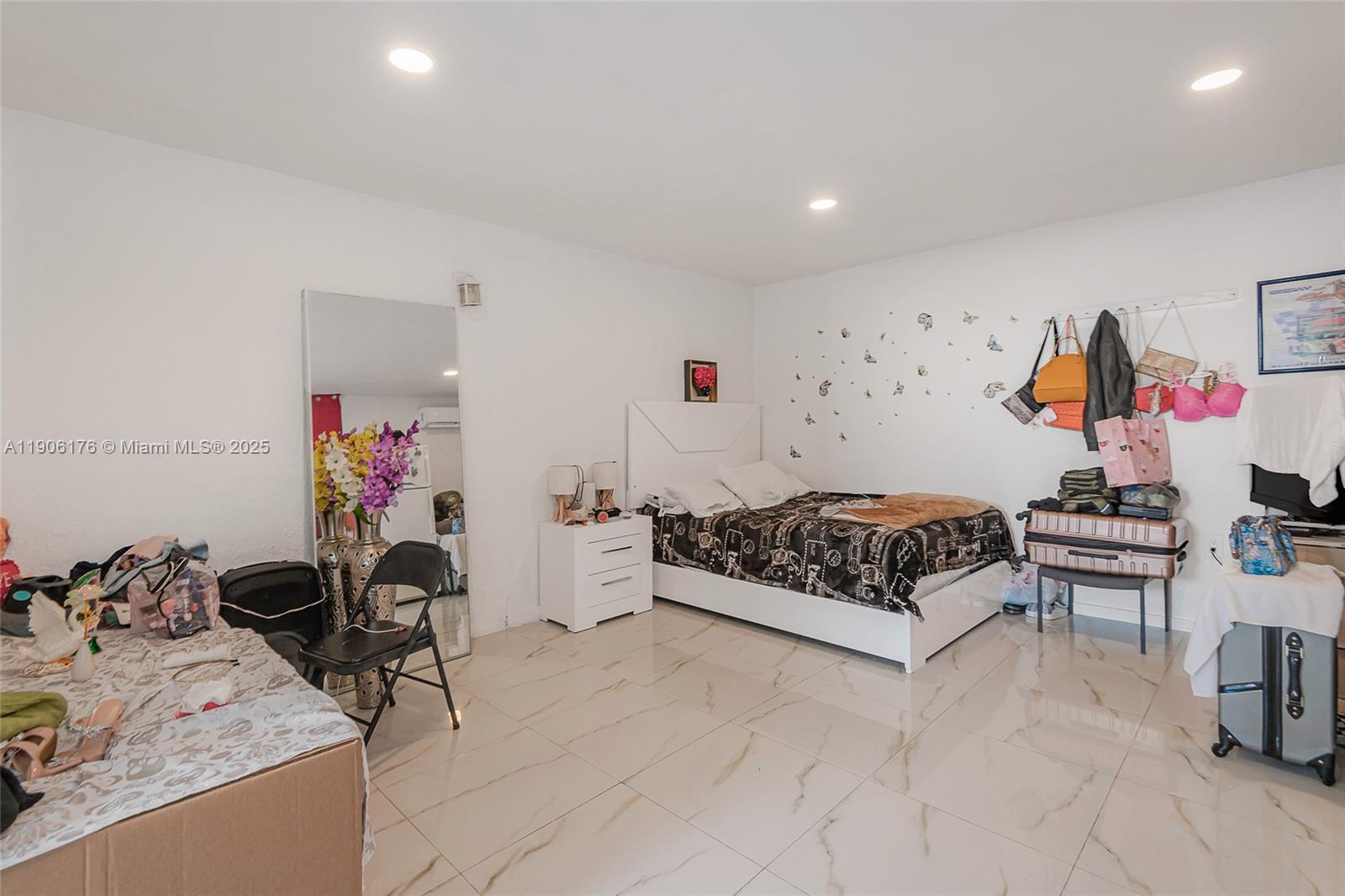 GARDEN CITY - Residential