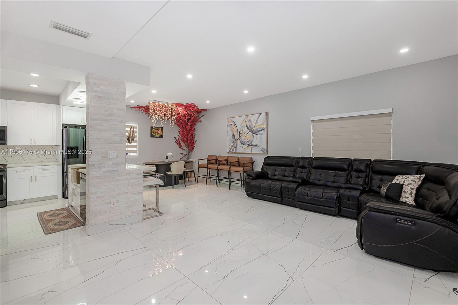 GARDEN CITY - Residential