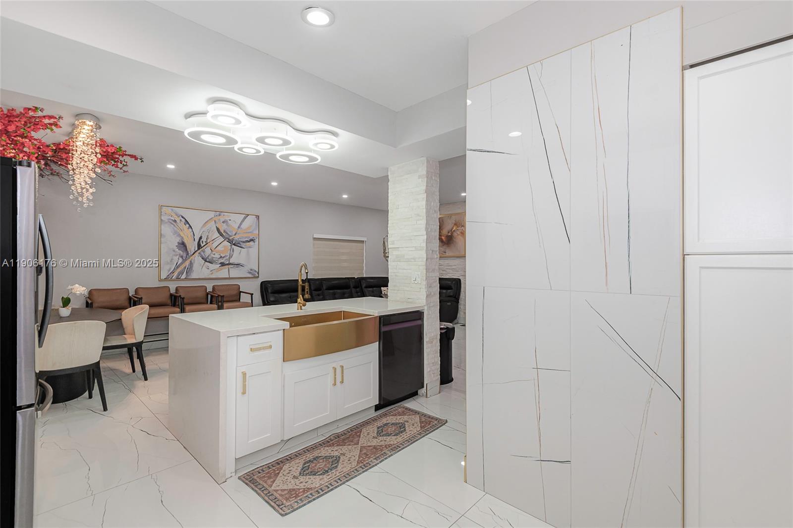 GARDEN CITY - Residential