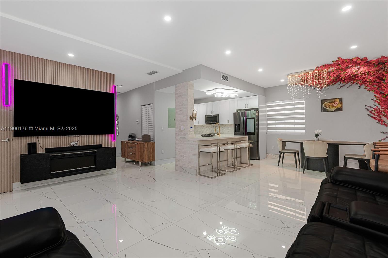 GARDEN CITY - Residential