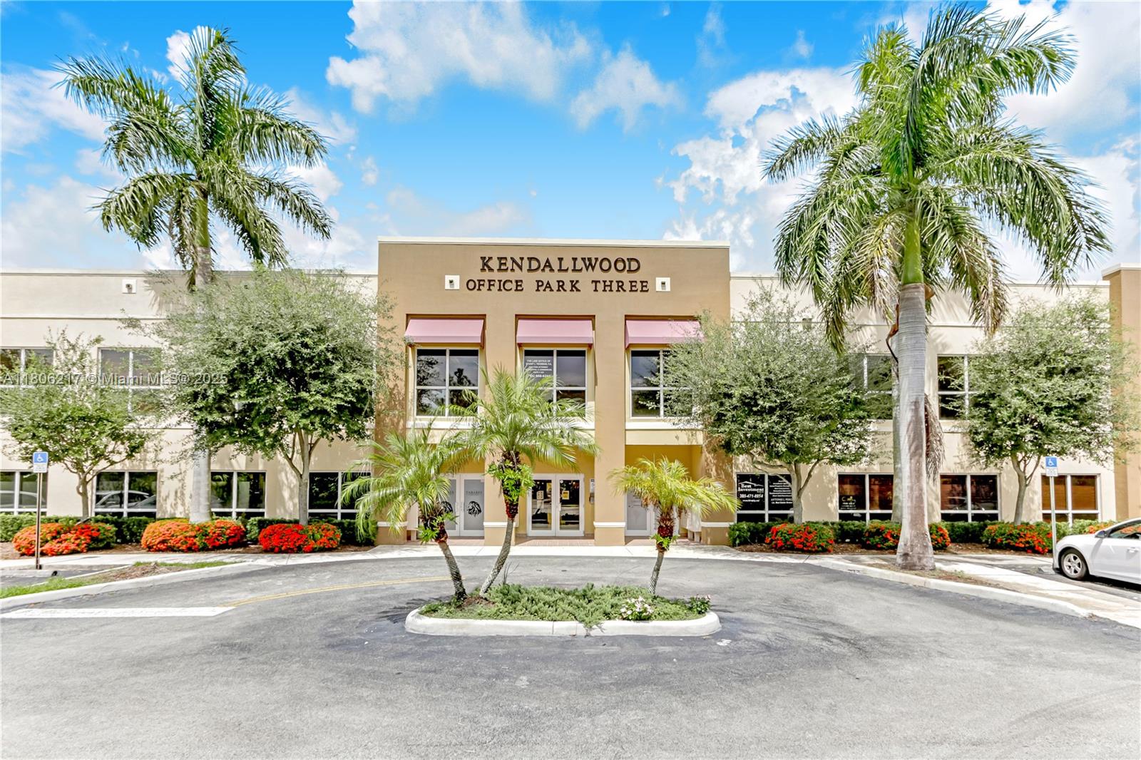 Office space available at desirable Kendallwood Office Park III. Tenant occupied, available July 1st. Interior unit, no window. Electric is included! Conference rooms available for all tenants. Great location!