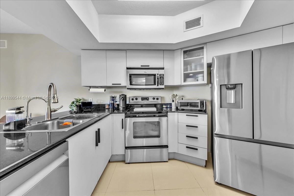 1750 N Bayshore Dr 2015