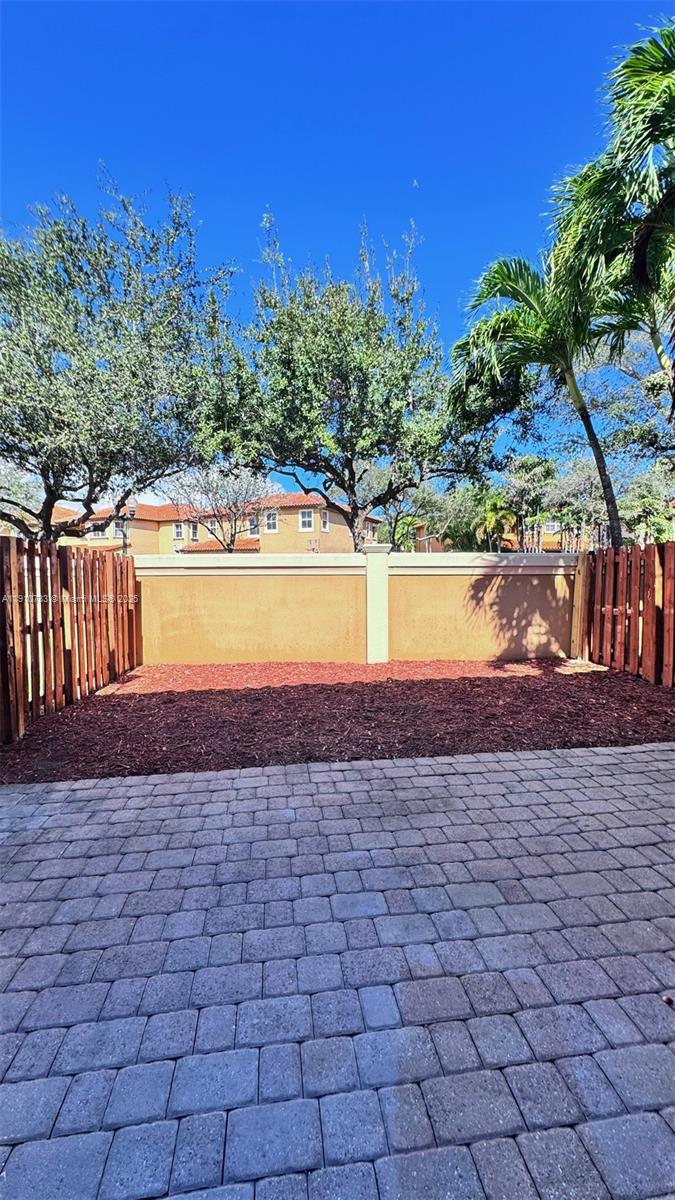 EGRET LAKES ESTATES SEC 2 - Residential Lease