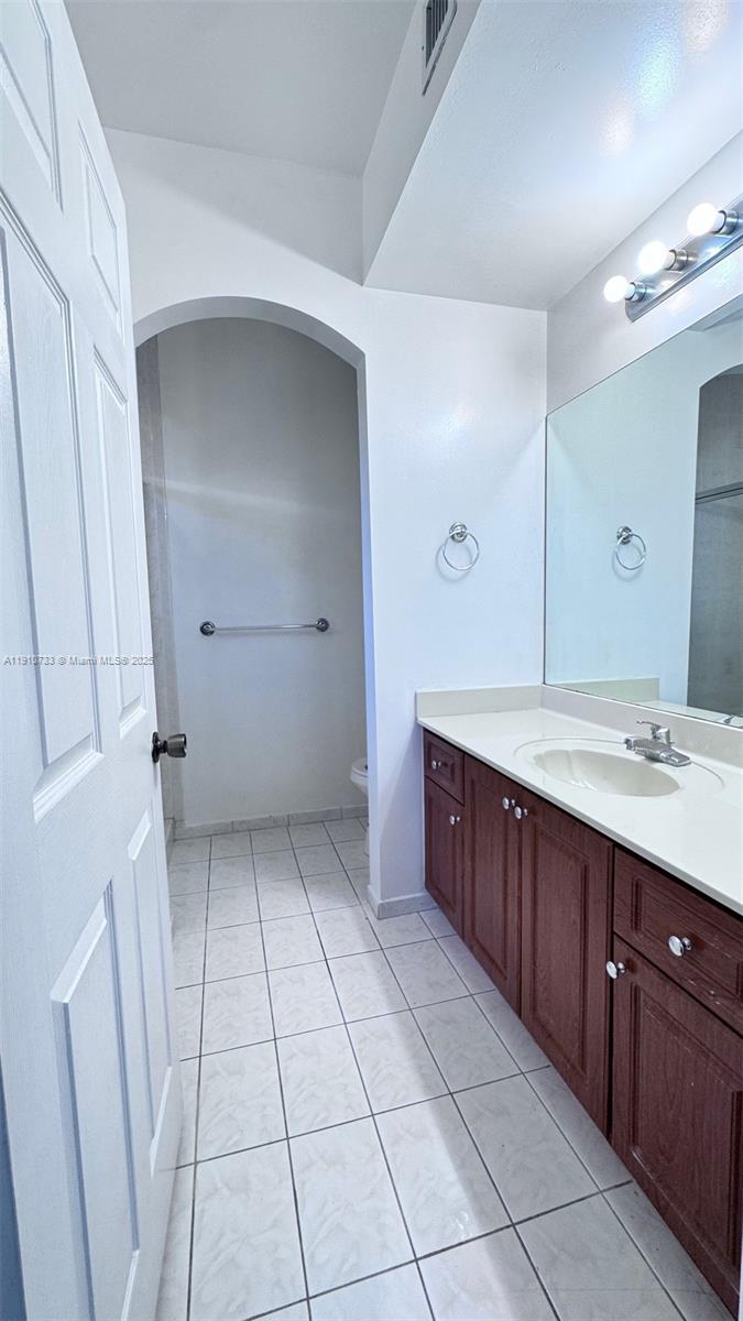 EGRET LAKES ESTATES SEC 2 - Residential Lease