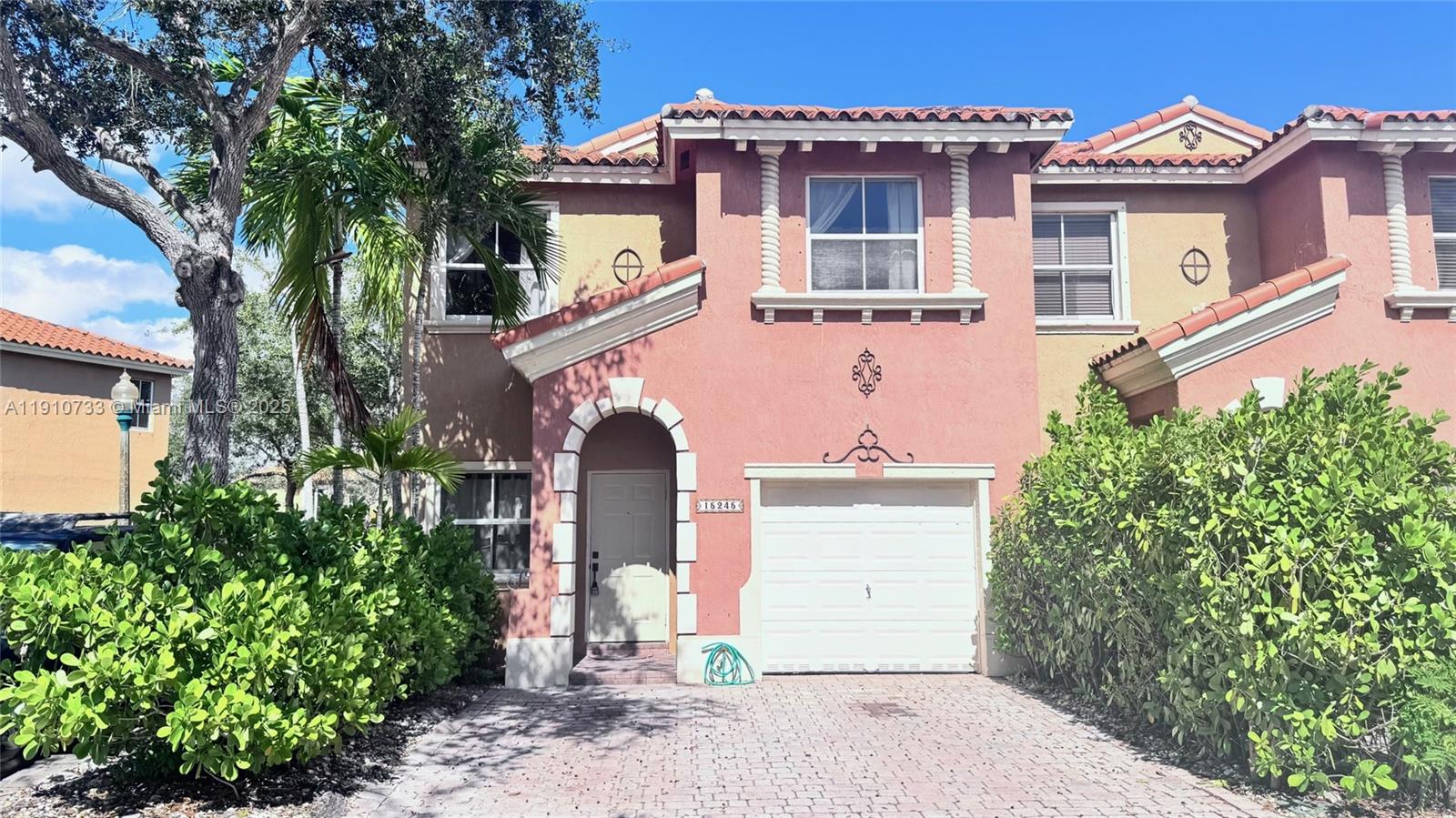 EGRET LAKES ESTATES SEC 2 - Residential Lease