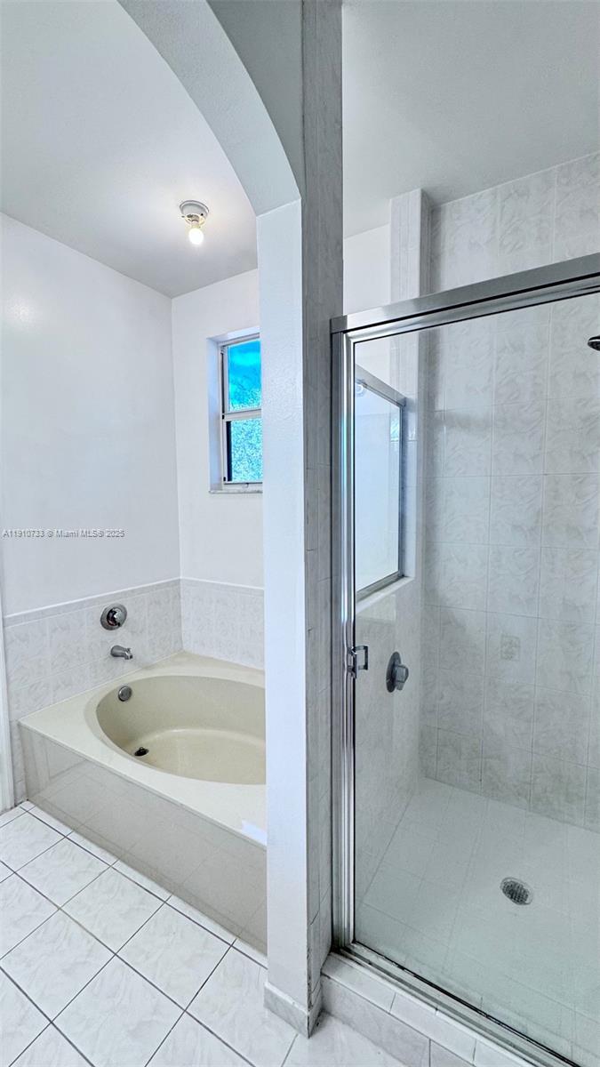 EGRET LAKES ESTATES SEC 2 - Residential Lease