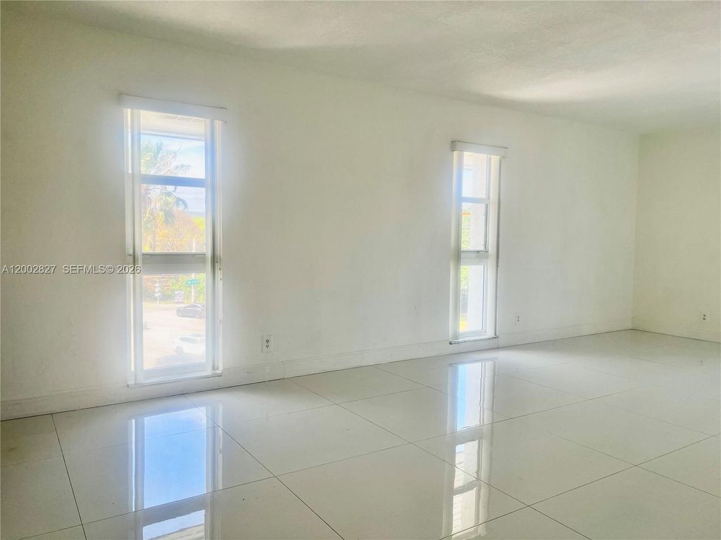 Photo of 405 S Pine Island Rd #403D, Plantation, FL 33324 (MLS # A12002827)
