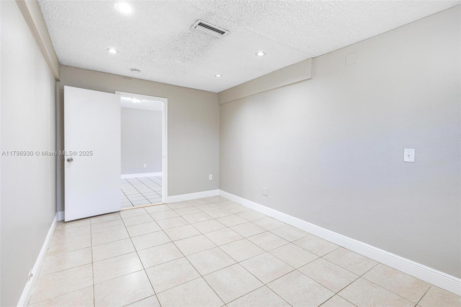 SANDALFOOT COVE SEC 3 - Residential