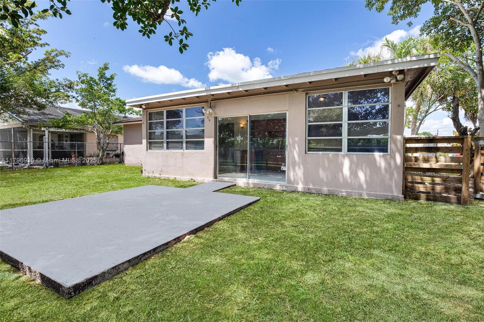 SANDALFOOT COVE SEC 3 - Residential