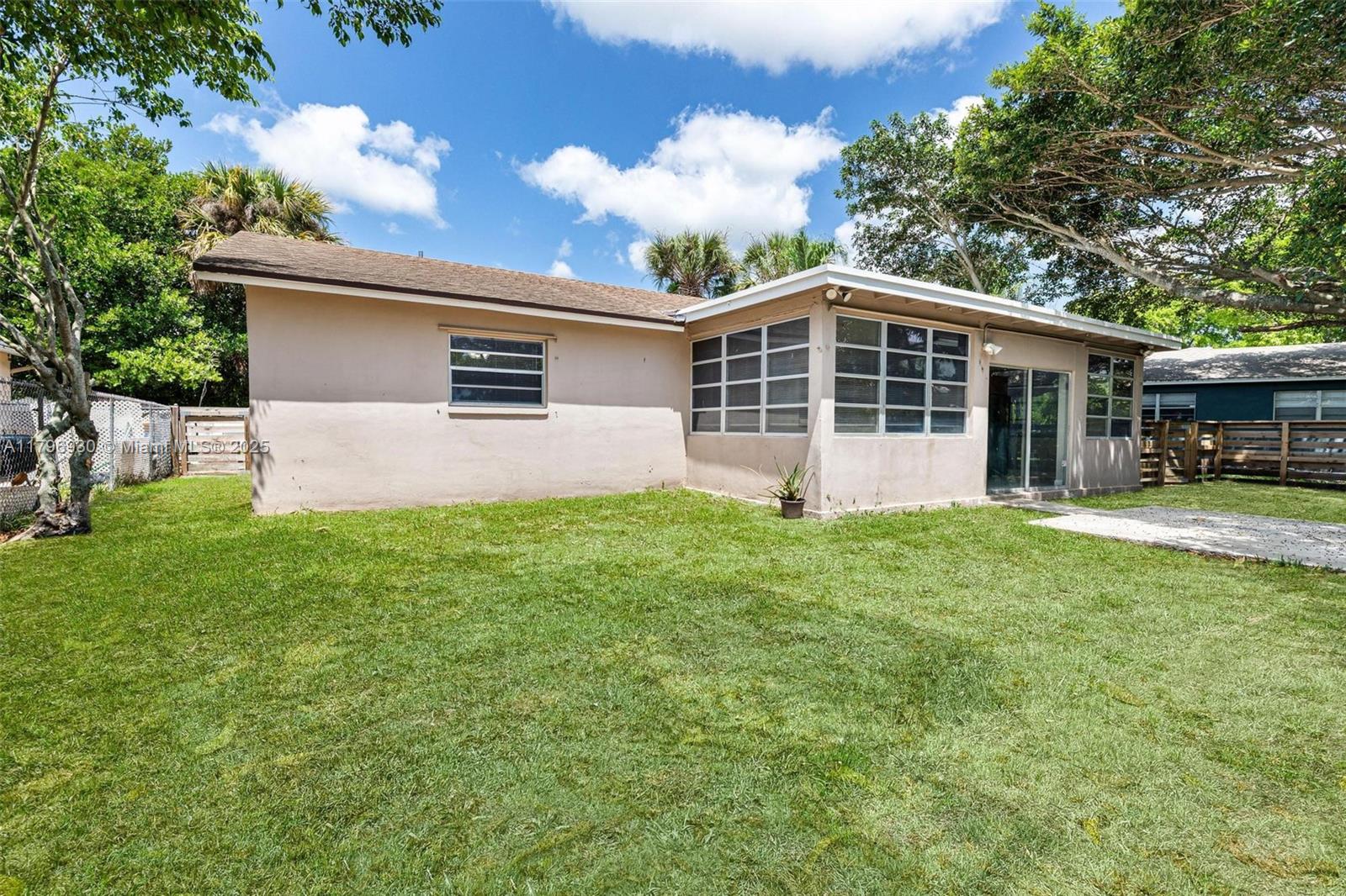 SANDALFOOT COVE SEC 3 - Residential