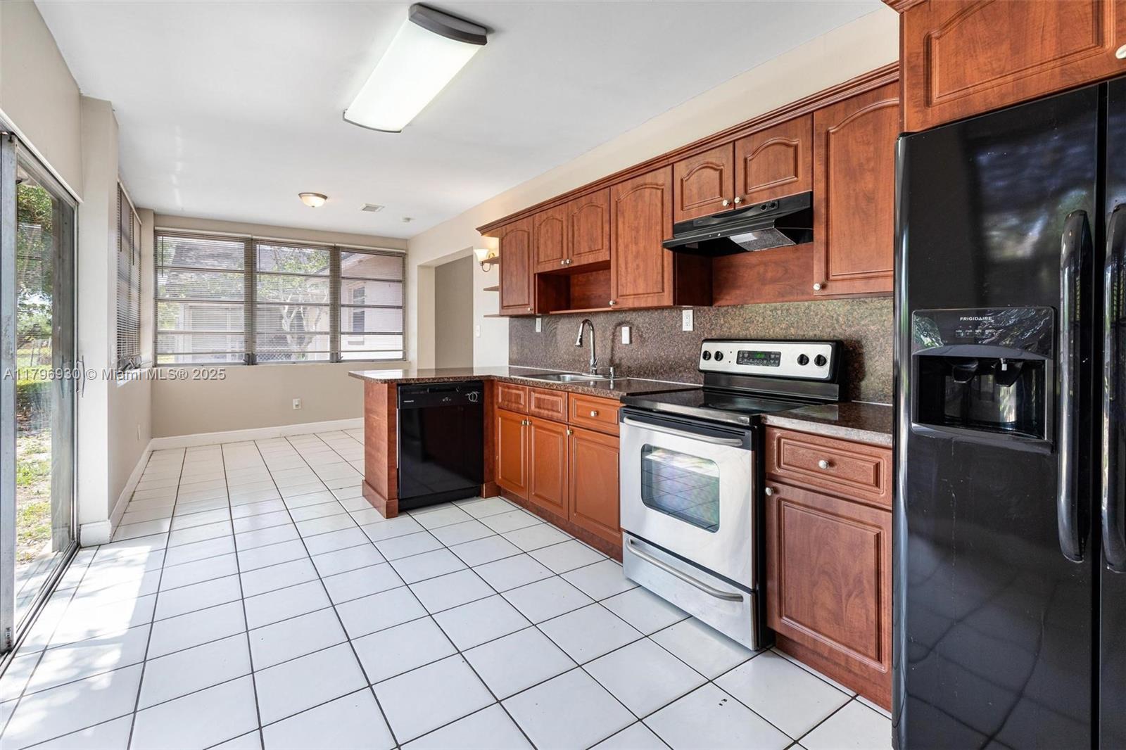 SANDALFOOT COVE SEC 3 - Residential