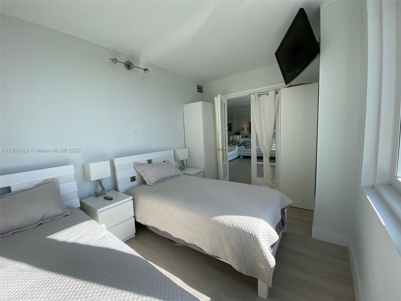 RONEY PALACE CONDO - Residential Lease