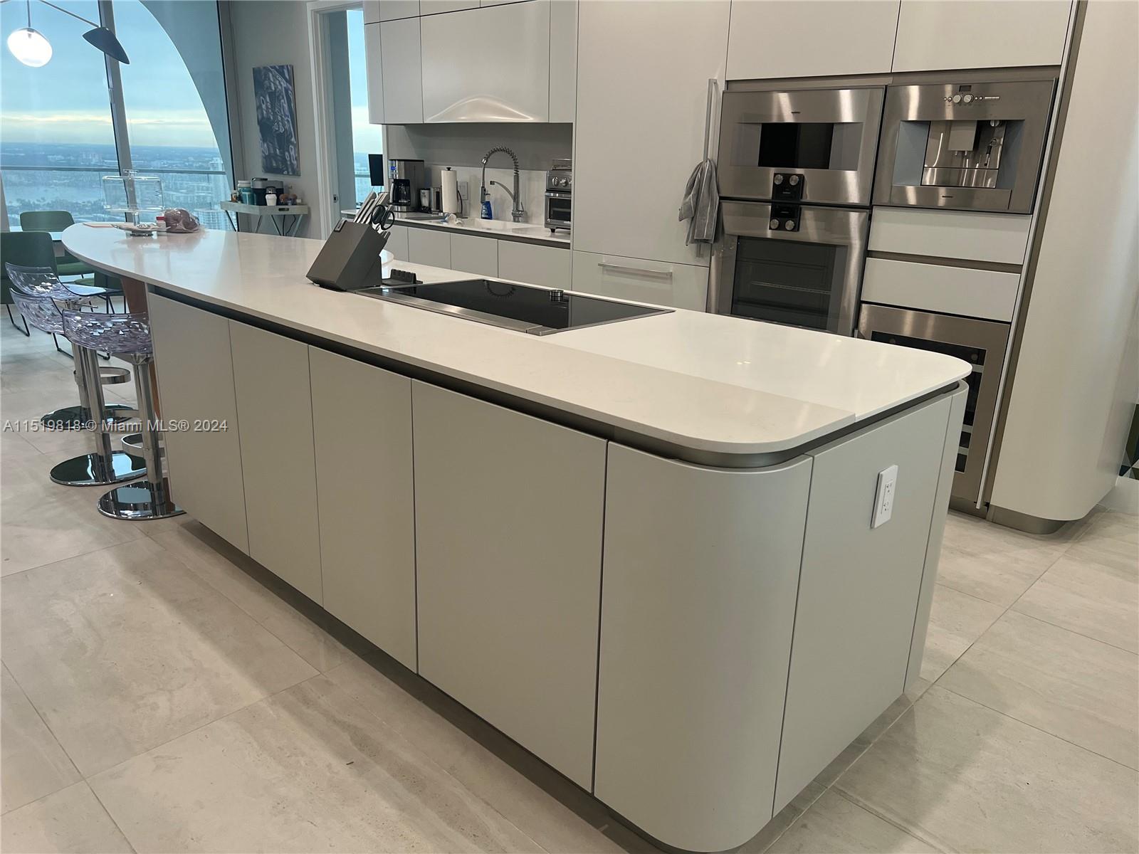 JADE SIGNATURE CONDO - Residential