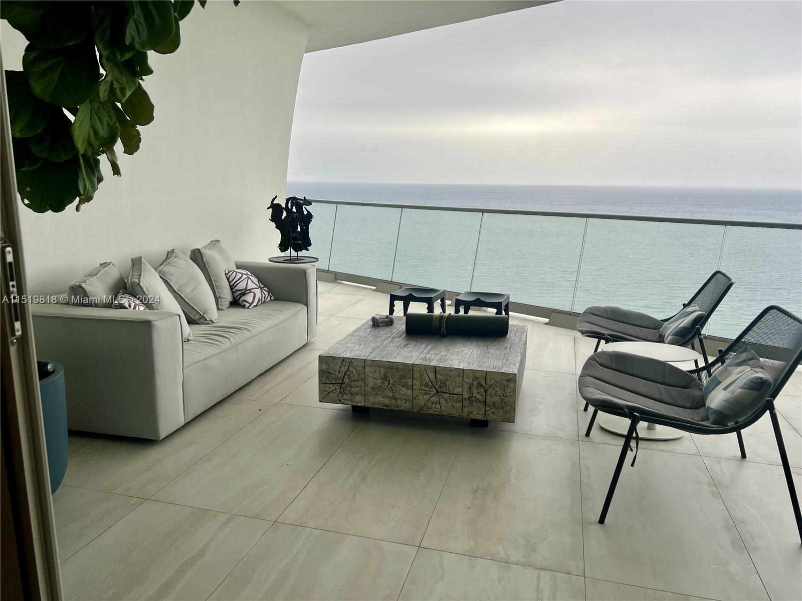 JADE SIGNATURE CONDO - Residential