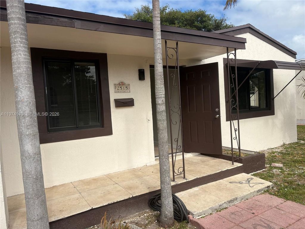 Photo of 2515 Wiley Ct, Hollywood, FL 33020 (MLS # A11974513)