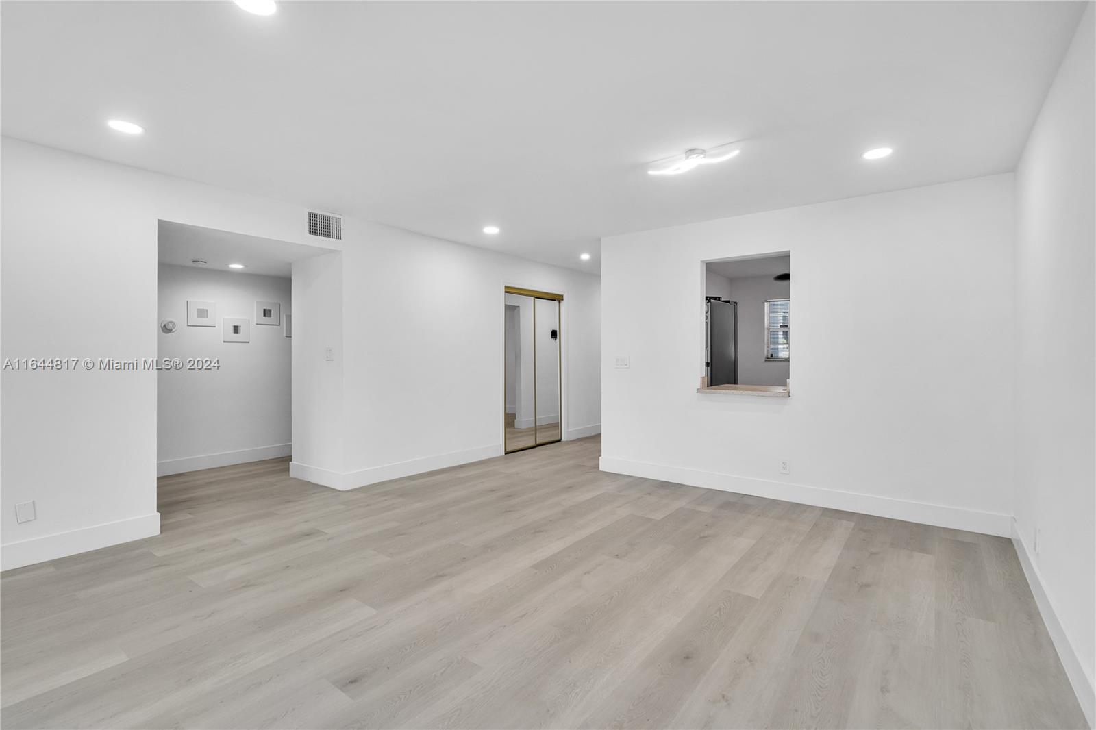OAK PATHS CONDO - Residential