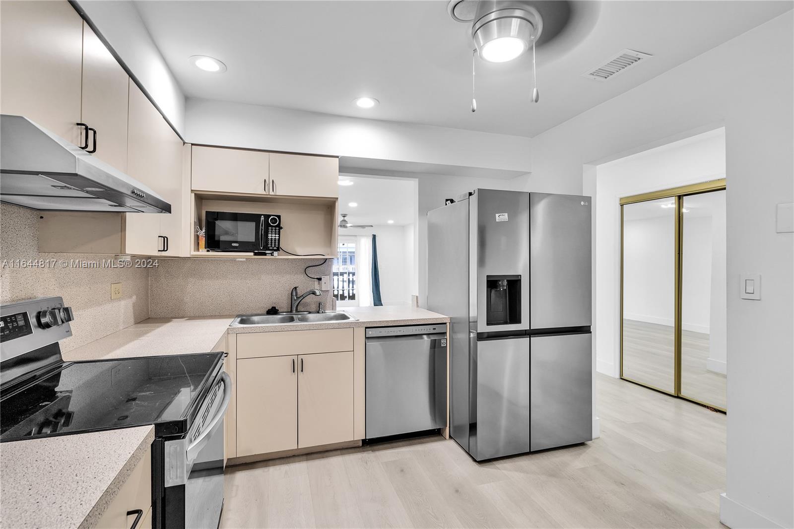 OAK PATHS CONDO - Residential