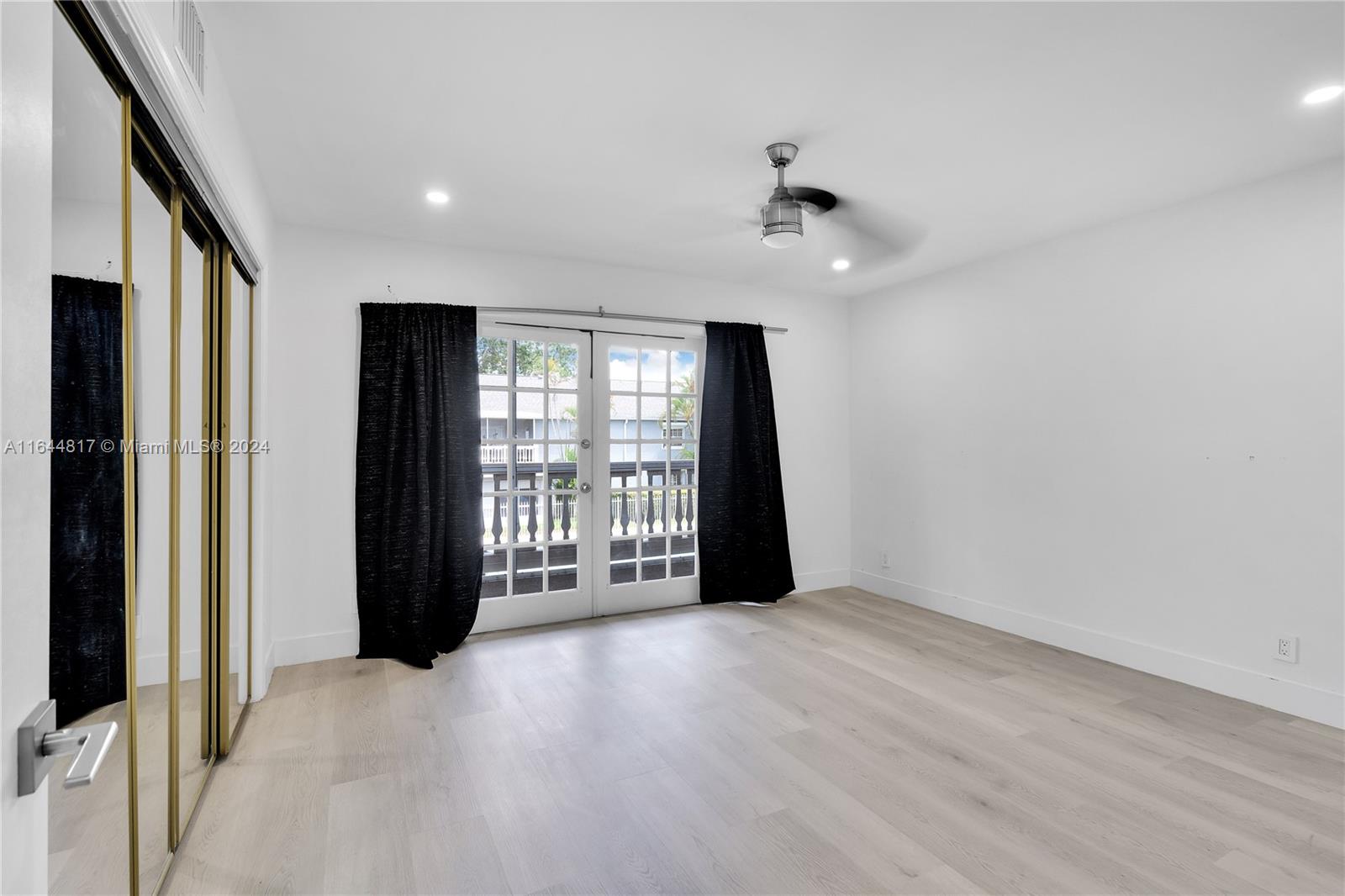 OAK PATHS CONDO - Residential